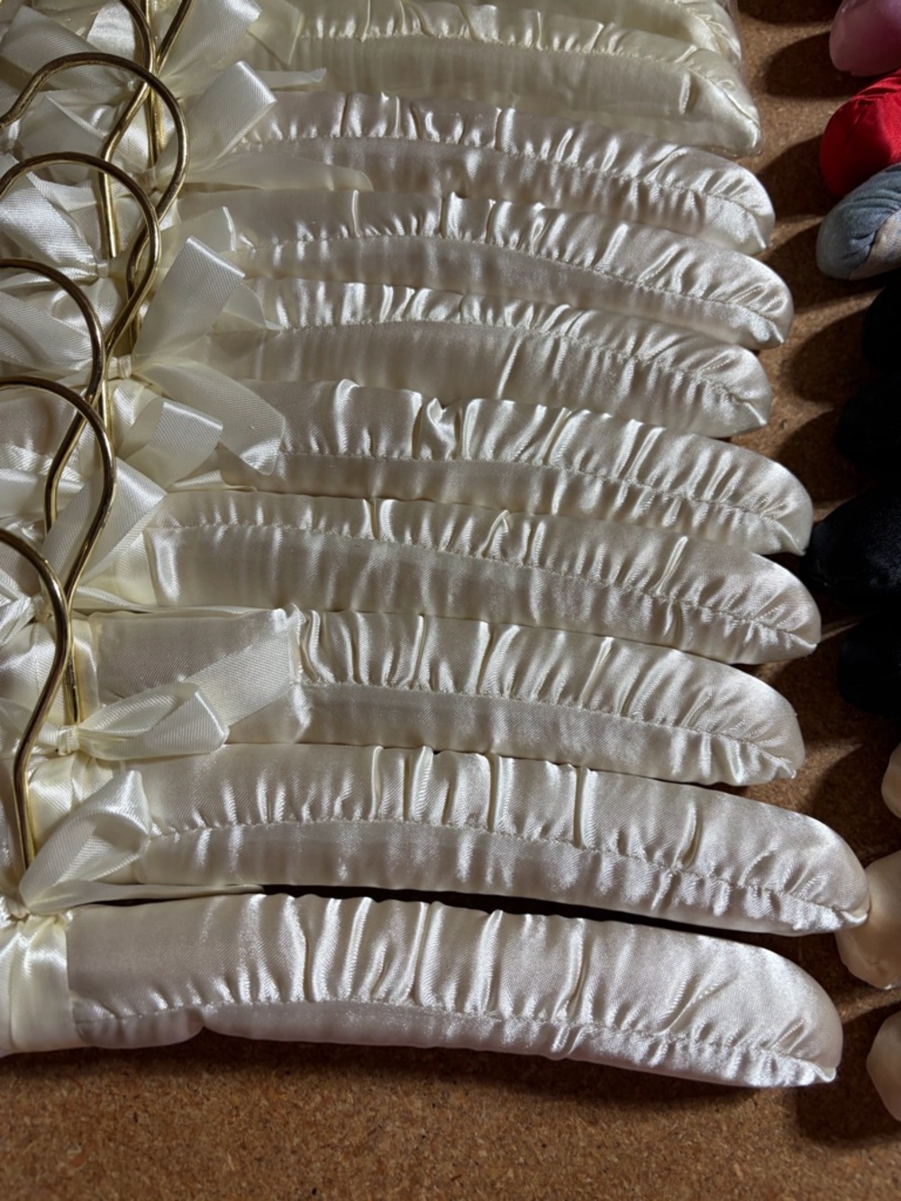 13 Vintage Padded Hangers Satin Silk Fabric Covered Lingerie Hangers - Picture 4 of 4